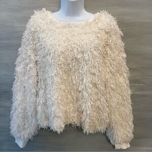 Xhilaration Cream Long Eyelash Crew Neck Cropped Pullover Size Medium GC
